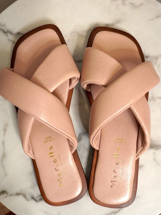 Mariella Shoes - NEW Mariella sandals feature a light pink leather crisscross strap design, 8.5